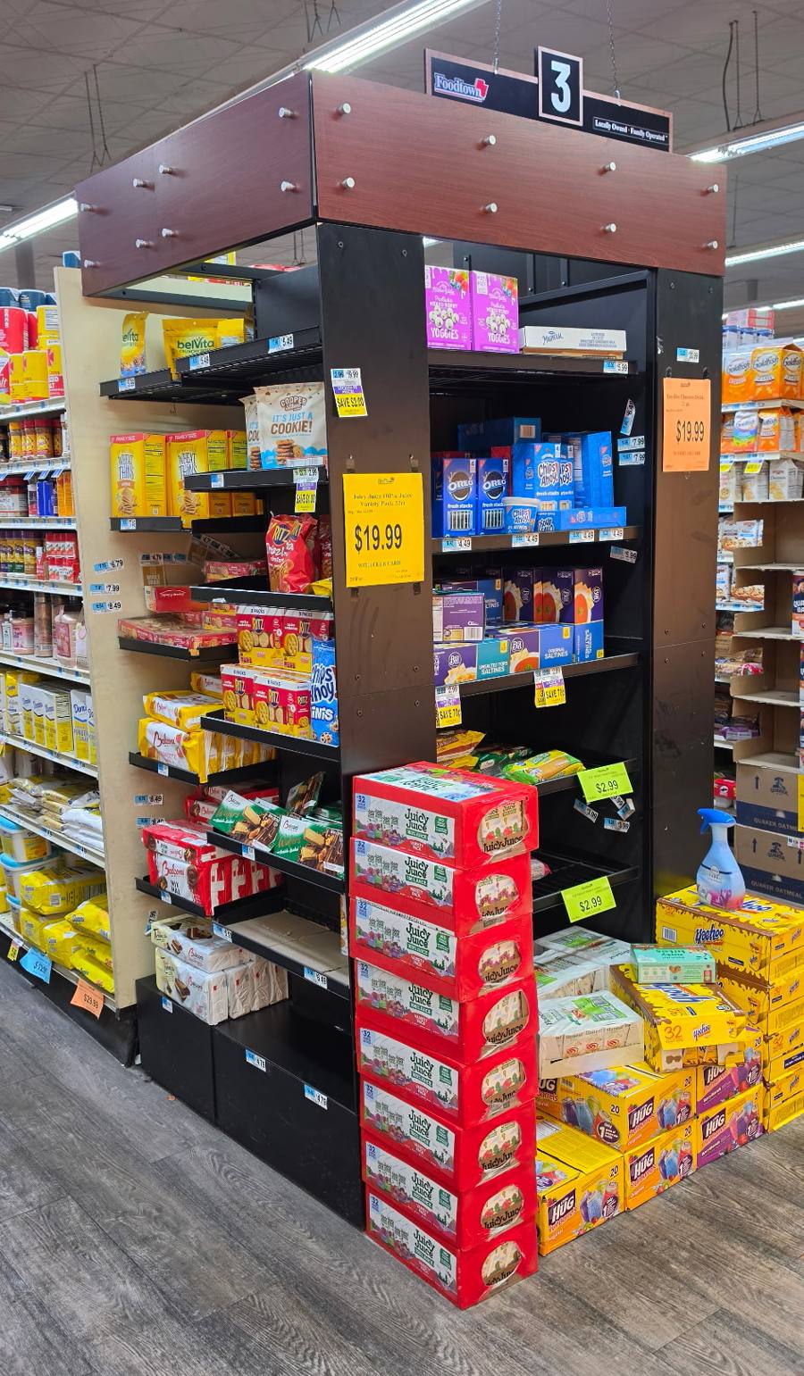 Generic snack and cookie endcap at Foodtown before HAP's takeover